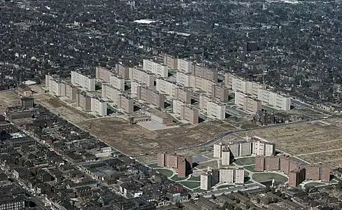 The Wendell O. Pruitt Homes and William Igoe Apartments Housing Project, in St. Louis (1955-1976)