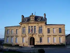 The town hall in Rions