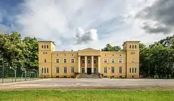 Palace in Mroczeń