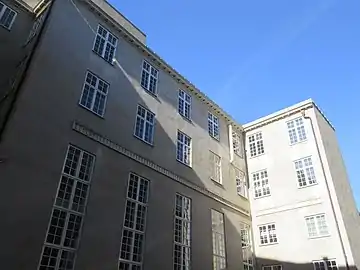 The side wing seen from the courtyard of Sankt Annæ Plads 8.
