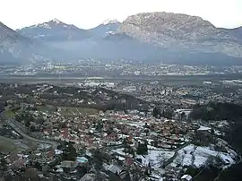 The commune, seen from the road to Villard-de-Lans