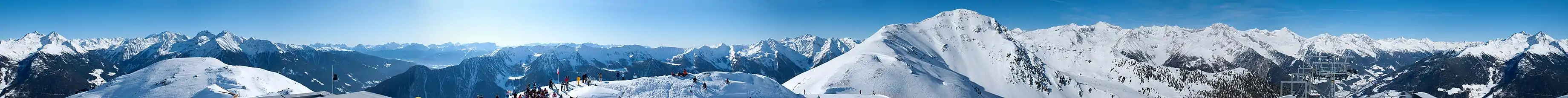 360° panoramic view from the Sonnklar top station (2,400&nbsp;m), Speikboden ski area