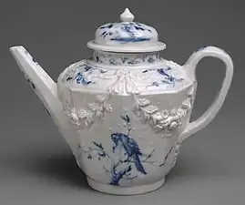 Hard-paste porcelain teapot with reliefs of festoons, 1720–1727, in the Metropolitan Museum of Art
