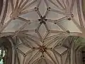 Inside : details of vaults