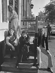 The Incredible String Band (1970)Standing: Likky McKechnie. Seated L-R: Mike Heron, Rose Simpson, Robin Williamson