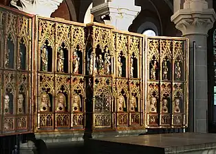 Gothic - Reliquary altarpiece with Saint Ursula, c.1325, gilded and painted wood, Abteikirche Marienstatt, Streithausen, Germany