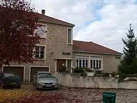 The town hall in Vadenay