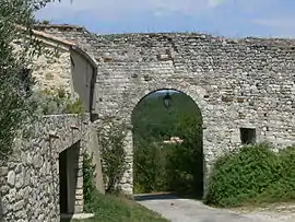 A rampart entrance in Valaurie