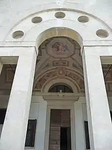A variation of the Palladian or Venetian window, with round oculi, at Villa Pojana (1548–1549)