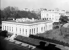 Exterior of the West Wing (c. 1910s), showing the curve of the Taft Oval Office.