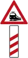 Sign 156-10 / 156-20Railroad crossing with three-striped warning – 240 m distance