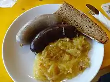 Siedwursts with sauerkraut